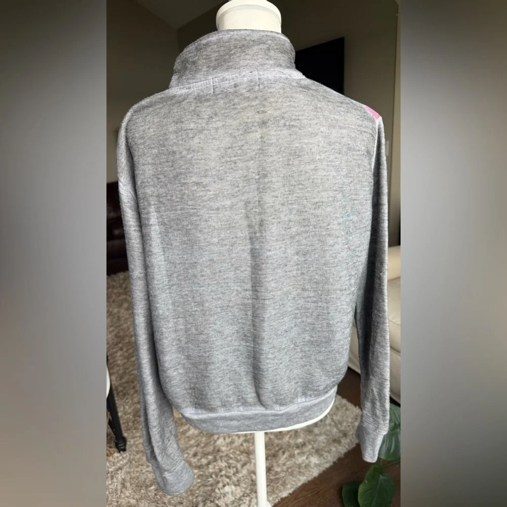 Wildfox MEDIUM Gray Half Zip Sweatshirt with Pink and Orange Chevron - Picture 4 of 8